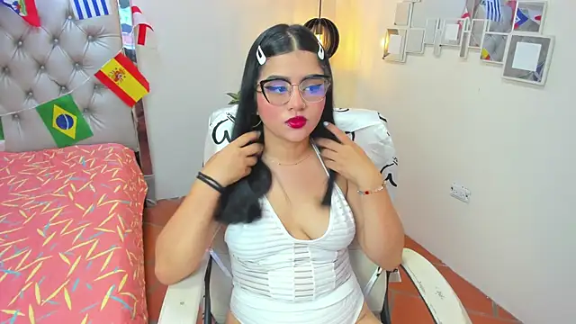 mila quin online show from June 19, 2026, 8:03 pm