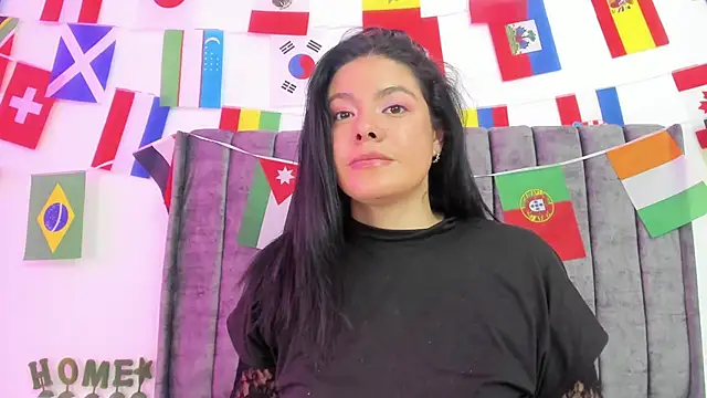 Snapshot of Evelin__thompsson chatting on June 30, 2026, 3:17 am Evelin thompsson online show from June 30, 2026, 3:17 am