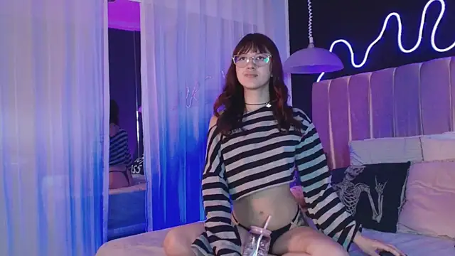 alixx von d online show from March 27, 2026, 11:33 am