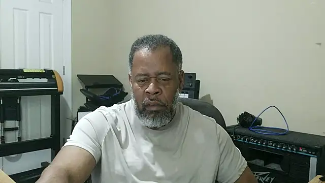 Cleozevo1961 online show from April 30, 2026, 5:31 pm