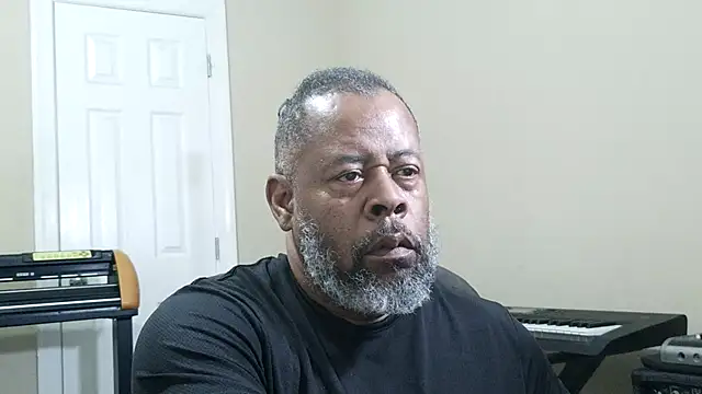 Cleozevo1961 online show from March 23, 2026, 5:02 pm