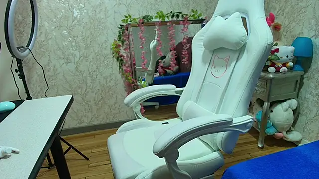 SelinaRussell online show from April 22, 2026, 4:30 am