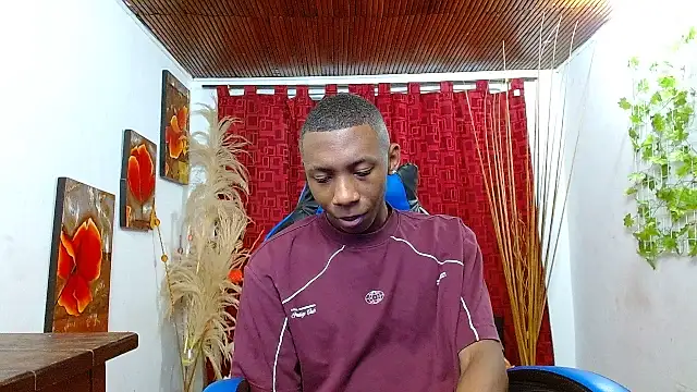 milo018 online show from February 23, 2026, 7:58 pm