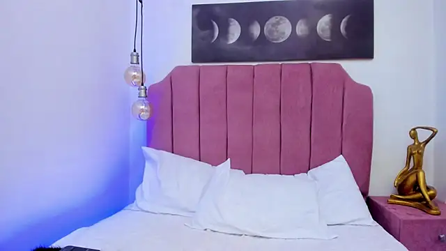 Chloe Noire online show from May 23, 2026, 3:38 am