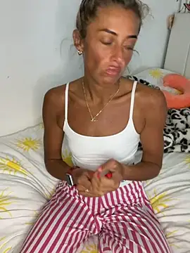 ScarlettGold  online show from April 28, 2026, 4:11 pm