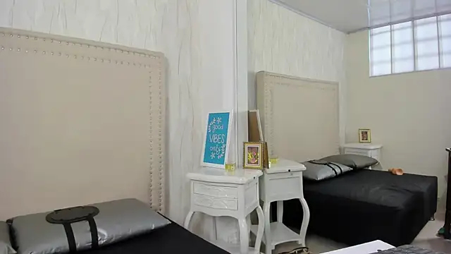 FernandaAvilax online show from May 19, 2026, 6:48 pm