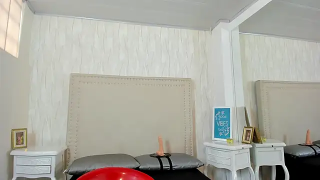 FernandaAvilax online show from April 28, 2026, 7:51 pm