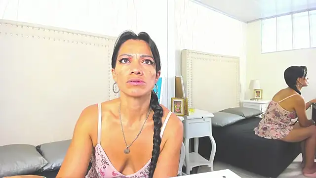 FernandaAvilax online show from May 23, 2026, 6:51 pm