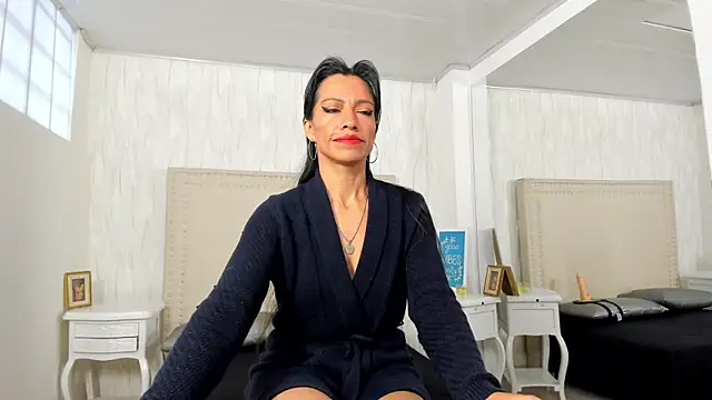 FernandaAvilax online show from May 8, 2026, 7:17 pm