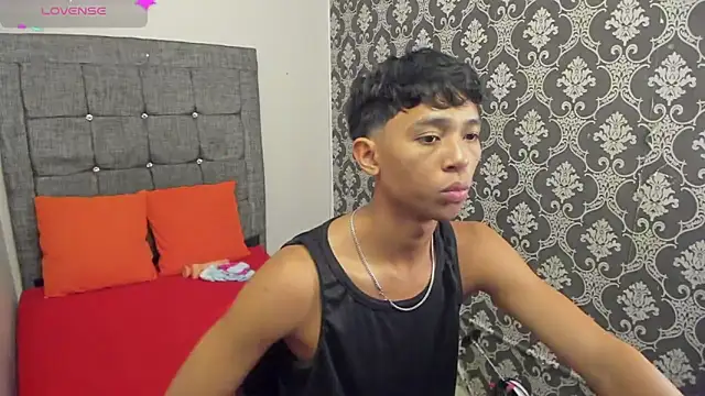 Little Twink19x online show from June 18, 2026, 7:41 pm