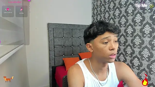 Little Twink19x online show from July 8, 2026, 7:58 pm