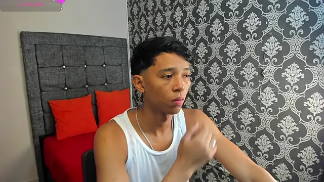 Little Twink19x online show from July 5, 2026, 7:43 pm