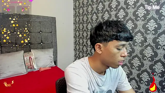 Little Twink19x online show from June 29, 2026, 7:24 pm