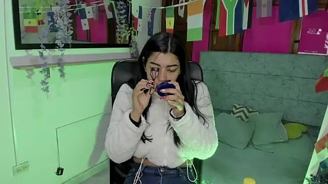 Aysha winxs online show from June 25, 2026, 3:26 am