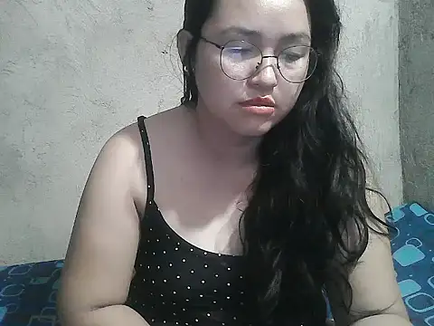 wildchinita00 online show from May 14, 2026, 8:28 pm