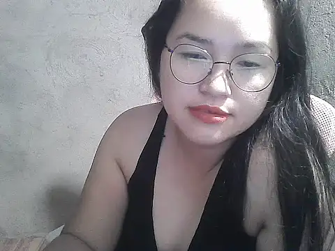 wildchinita00 online show from June 24, 2026, 9:12 pm