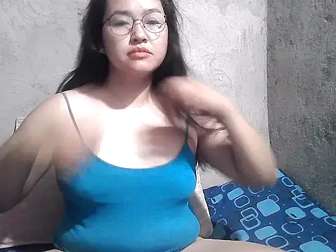 wildchinita00 online show from May 17, 2026, 9:26 pm