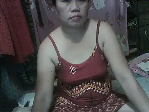 lovelypinay00 online show from May 13, 2026, 5:47 am