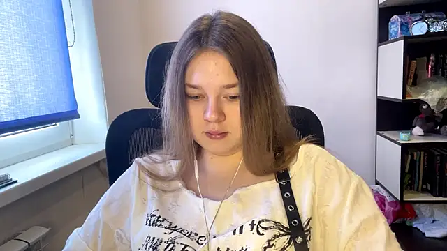 Snapshot of TomikoPfau chatting on March 24, 2026, 7:52 am TomikoPfau online show from March 24, 2026, 7:52 am