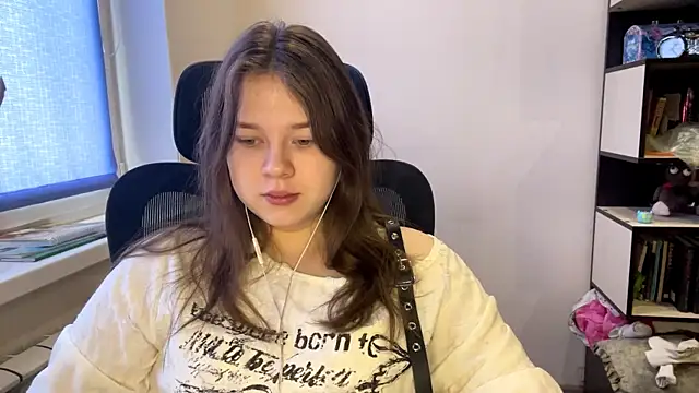 Snapshot of TomikoPfau chatting on March 3, 2026, 7:37 am TomikoPfau online show from March 3, 2026, 7:37 am