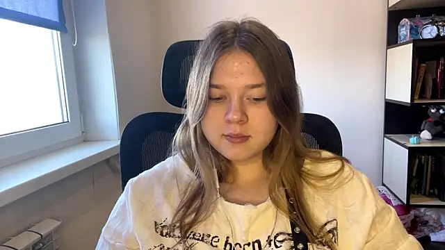 Snapshot of TomikoPfau chatting on March 30, 2026, 8:27 am TomikoPfau online show from March 30, 2026, 8:27 am