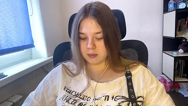 Snapshot of TomikoPfau chatting on March 19, 2026, 10:15 am TomikoPfau online show from March 19, 2026, 10:15 am