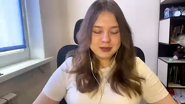 Snapshot of TomikoPfau chatting on March 13, 2026, 7:46 am TomikoPfau online show from March 13, 2026, 7:46 am