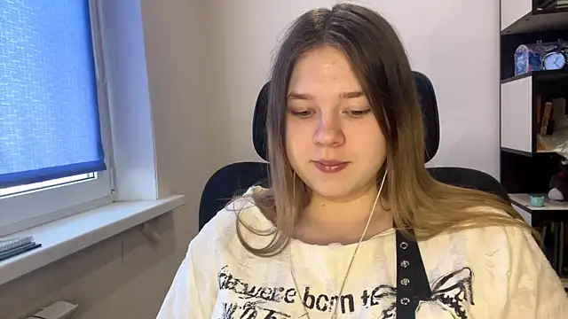 Snapshot of TomikoPfau chatting on March 26, 2026, 3:27 am TomikoPfau online show from March 26, 2026, 3:27 am