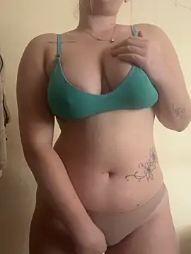 sluttyrubiee online show from April 22, 2026, 11:28 am