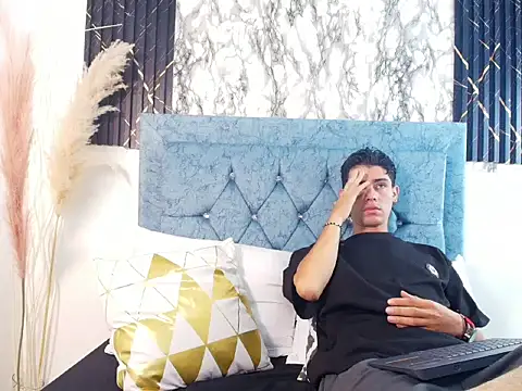 Damnian xx online show from March 5, 2026, 7:43 pm