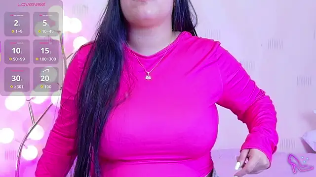 curvybuffgirllll online show from May 12, 2026, 7:31 pm
