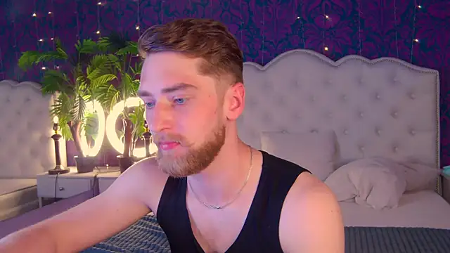 Dexter Raze online show from June 13, 2026, 3:43 pm