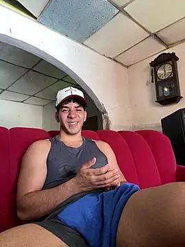 Alejandrososas online show from June 19, 2026, 5:08 pm