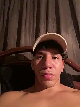 Alejandrososas online show from June 13, 2026, 4:54 am