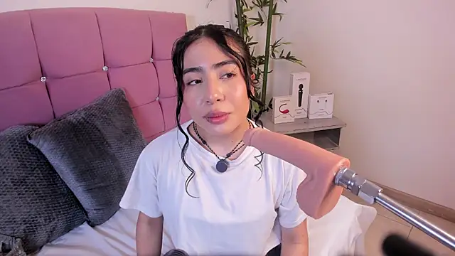 Valecute  online show from June 26, 2026, 8:25 pm