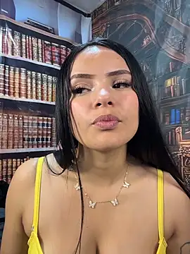 Snapshot of AntonellaStorm_ chatting on March 8, 2026, 12:05 am AntonellaStorm online show from March 8, 2026, 12:05 am