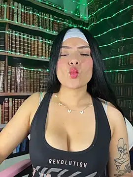 Snapshot of AntonellaStorm_ chatting on March 27, 2026, 7:39 am AntonellaStorm online show from March 27, 2026, 7:39 am