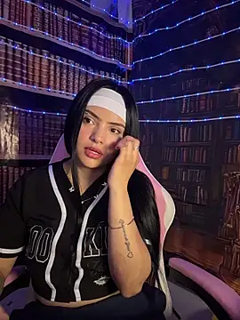 Snapshot of AntonellaStorm_ chatting on March 21, 2026, 8:30 am AntonellaStorm online show from March 21, 2026, 8:30 am