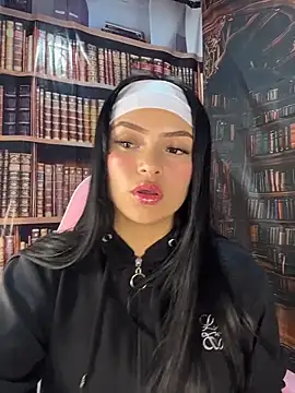 Snapshot of AntonellaStorm_ chatting on March 15, 2026, 9:49 am AntonellaStorm online show from March 15, 2026, 9:49 am