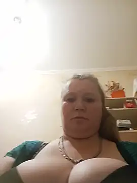 KiraStanton online show from June 9, 2026, 11:17 pm