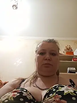 KiraStanton online show from June 15, 2026, 11:59 pm
