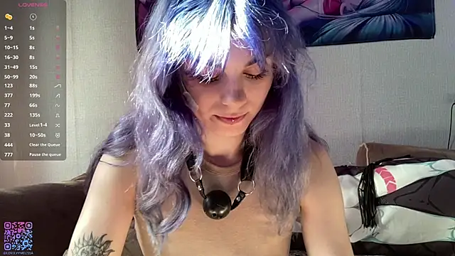 Emmibrilson online show from June 19, 2026, 1:39 pm