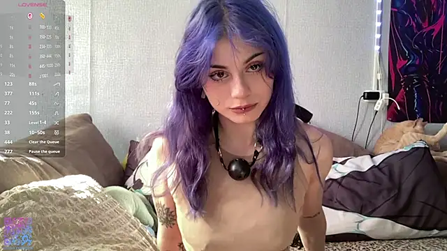 Emmibrilson online show from June 12, 2026, 12:47 pm