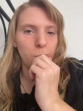 TiffyRose online show from March 10, 2026, 8:18 am