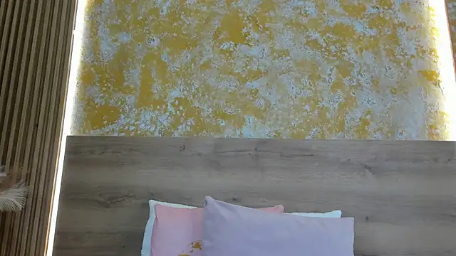julietta pink online show from July 8, 2026, 12:06 pm