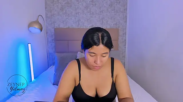 ZeynepYilmaz online show from April 16, 2026, 9:39 pm