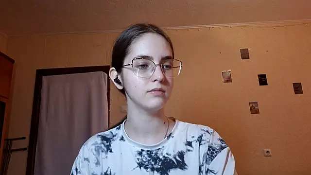 Katelemon online show from June 15, 2026, 12:27 pm