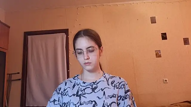Katelemon online show from July 9, 2026, 10:48 am