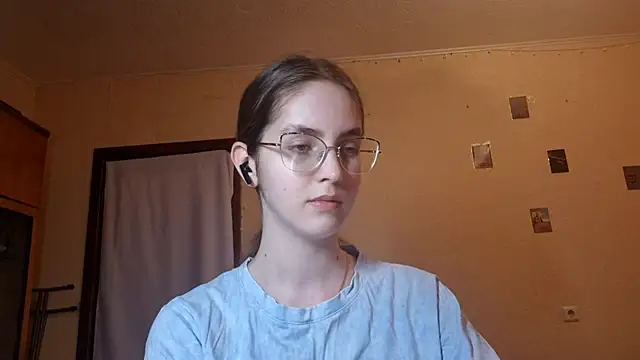 Katelemon online show from June 19, 2026, 11:16 am