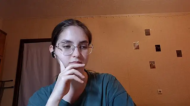 Katelemon online show from June 21, 2026, 3:29 pm